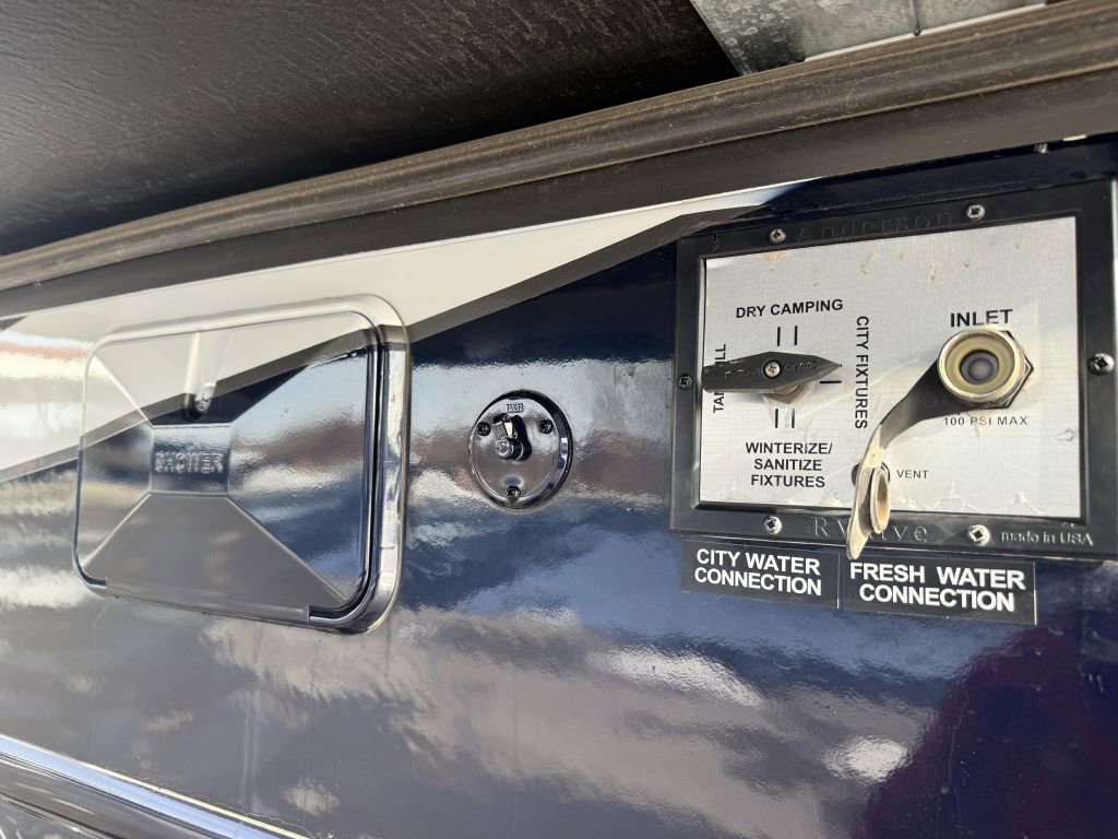 Used 2023 Ford E-450 and Econoline 450 Super Duty w/ Motorhome Prep Package image 12