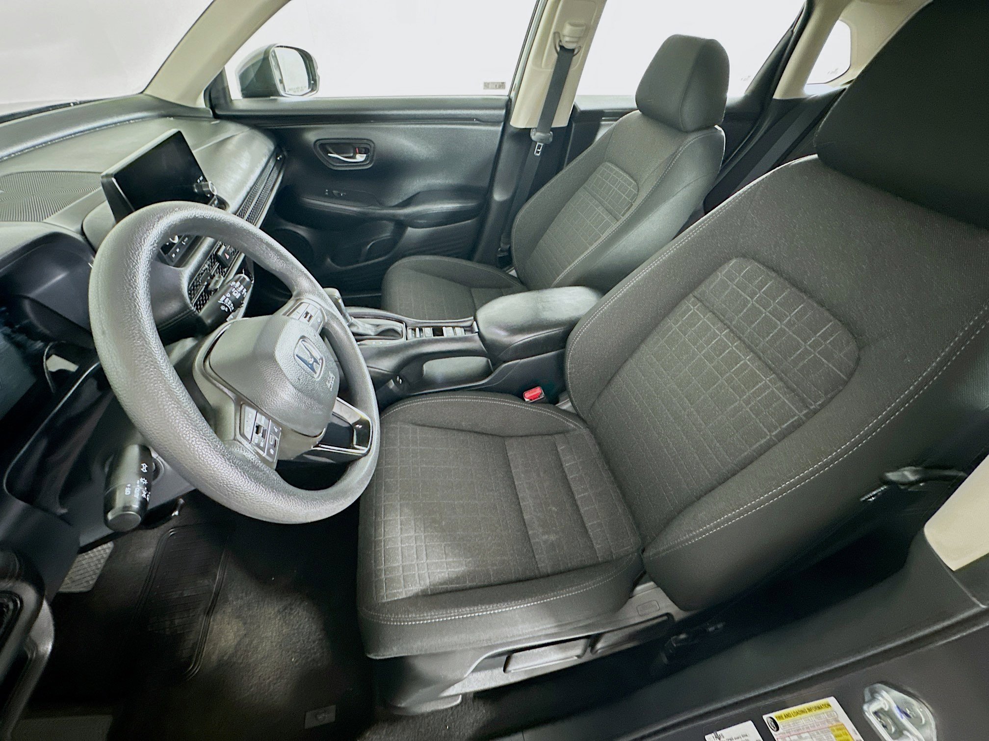 Used 2025 Honda HR-V LX image 13
