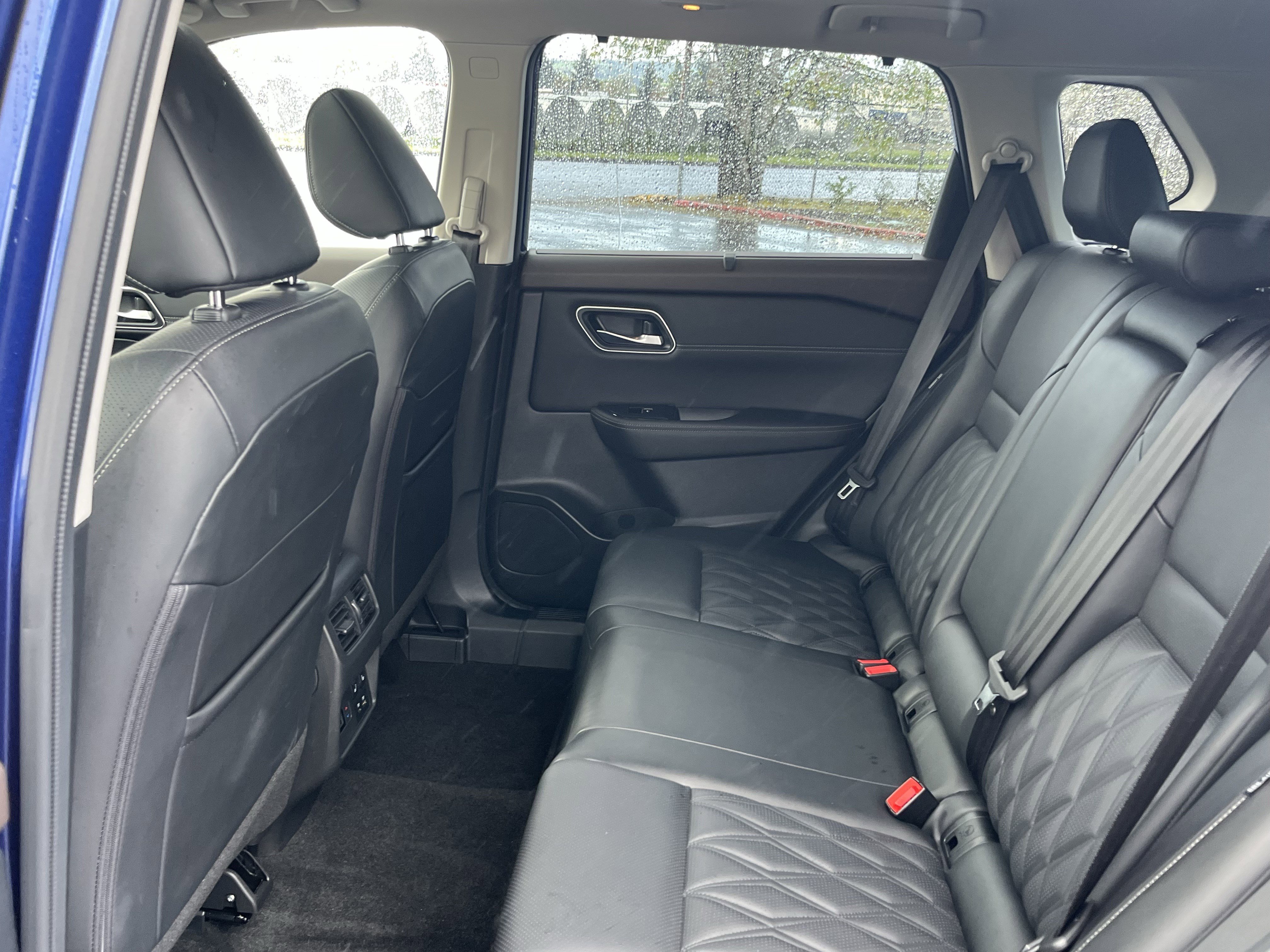 Used 2023 Nissan Rogue Platinum w/ Platinum Premium Package image 13