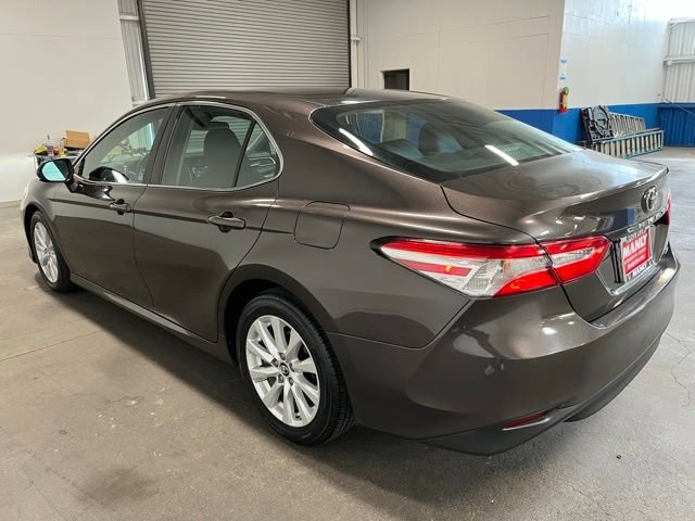 Used 2018 Toyota Camry LE FWD image 5