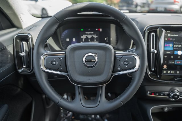 New 2026 Volvo XC40 B5 Core w/ Protection Package Premier AWD/4WD image 29