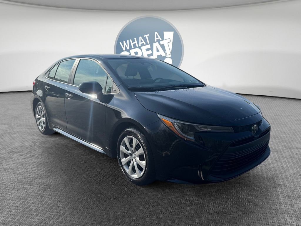 Used 2024 Toyota Corolla LE FWD image 1