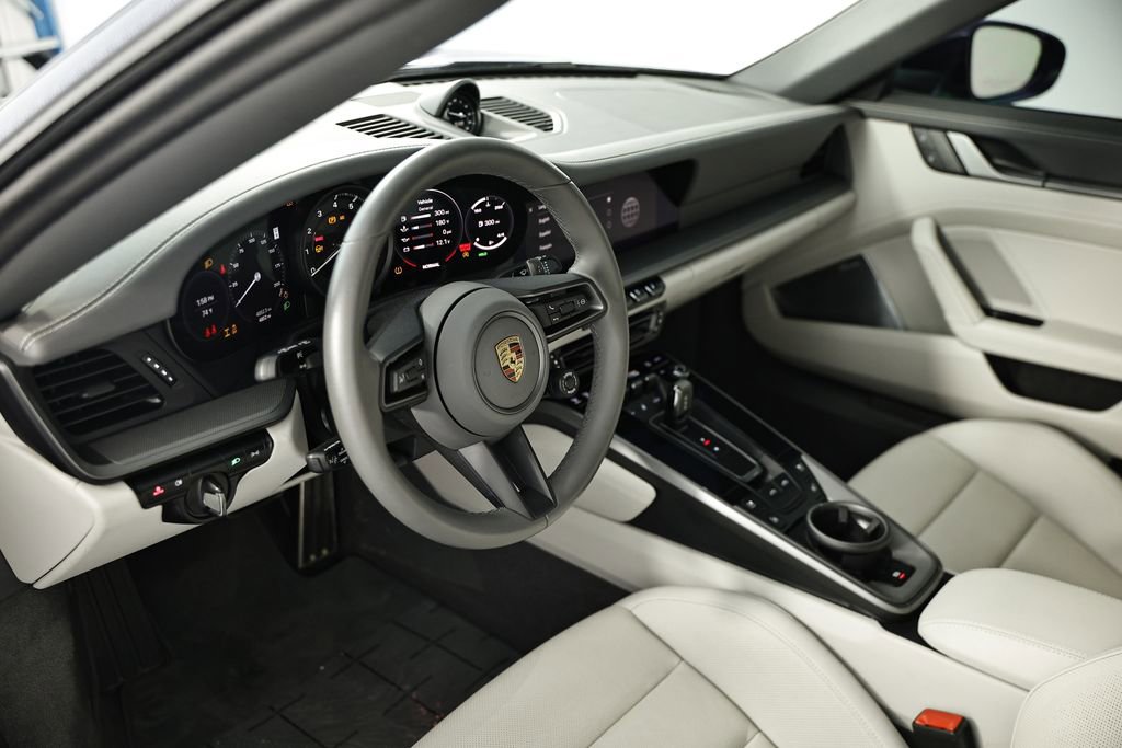 Certified 2024 Porsche 911 Targa 4S AWD/4WD image 4