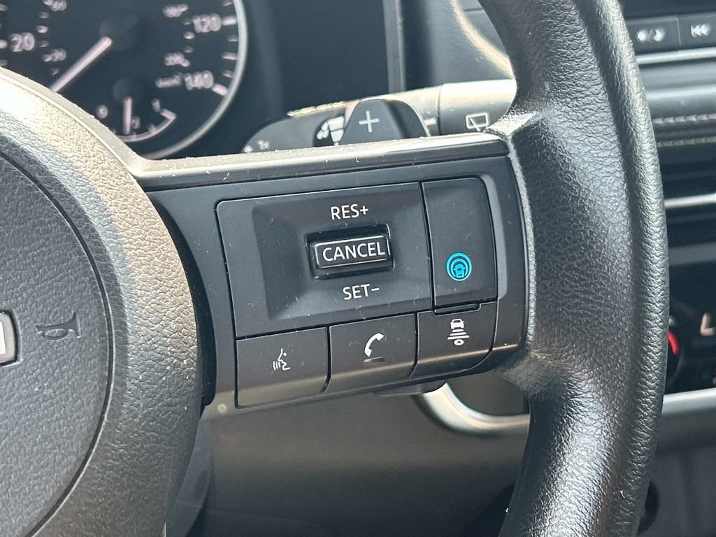 Used 2024 Nissan Rogue SV AWD/4WD image 27