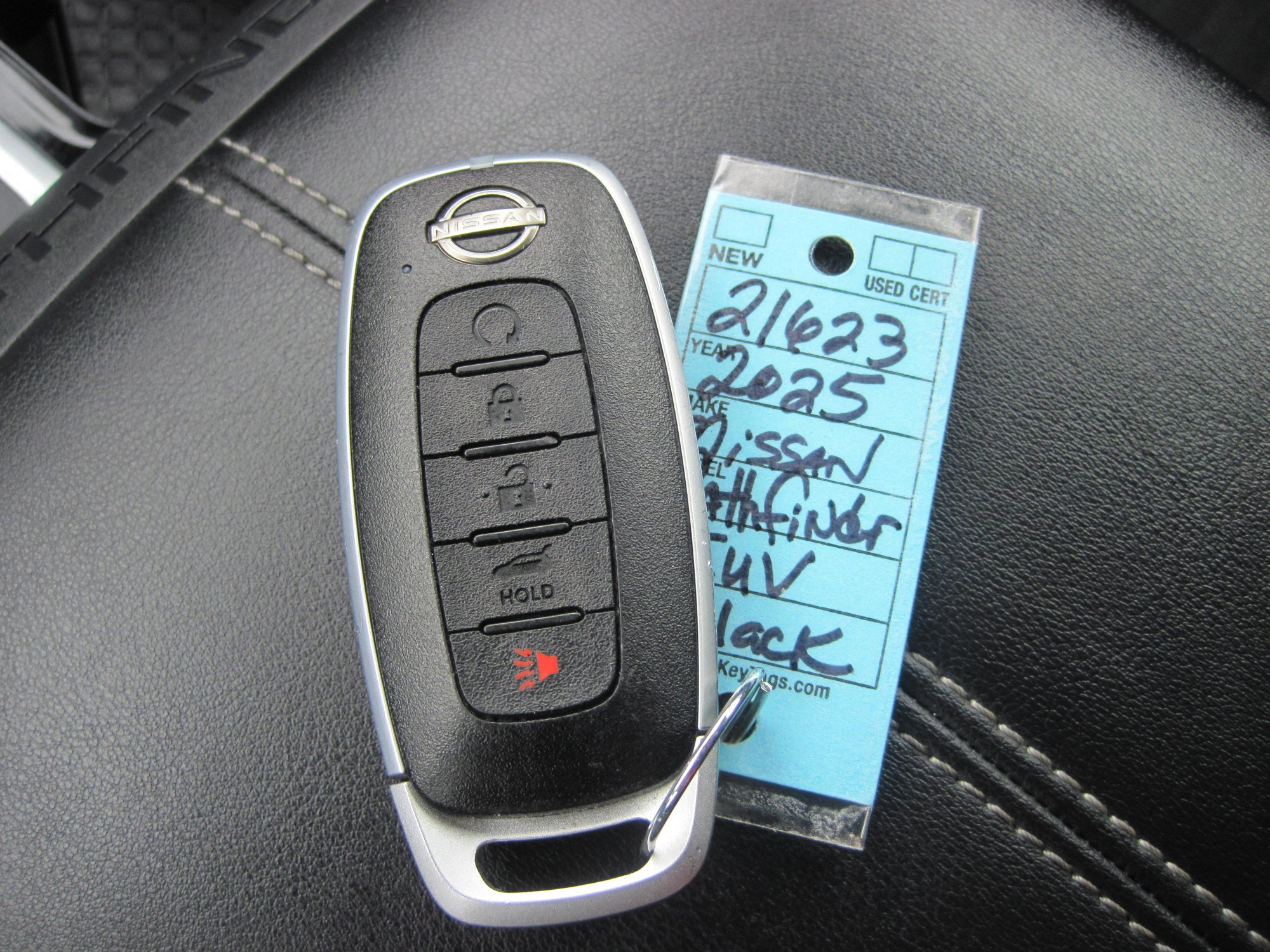 Used 2025 Nissan Pathfinder SV AWD/4WD image 26