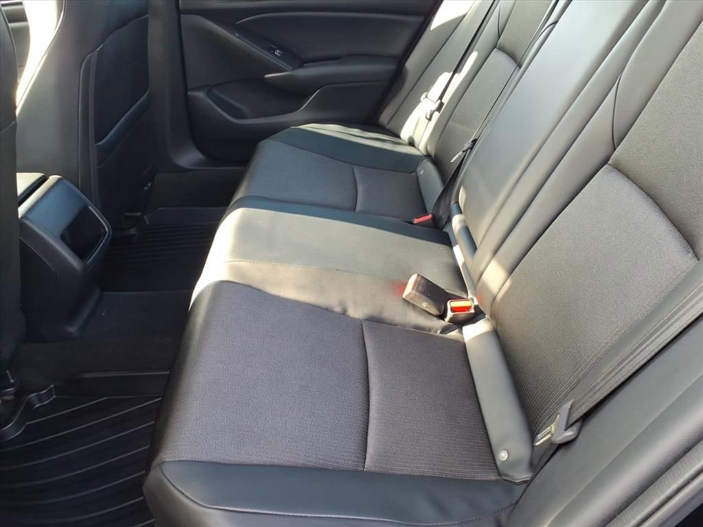 Used 2018 Honda Accord Sport image 16