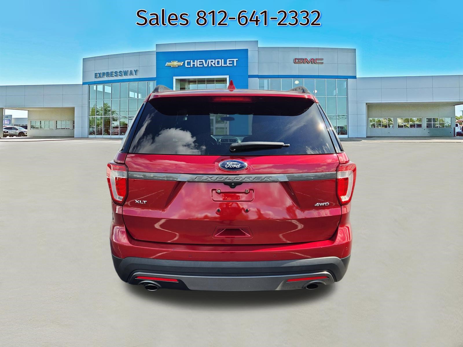 Used 2017 Ford Explorer XLT w/ Equipment Group 202A AWD/4WD image 6