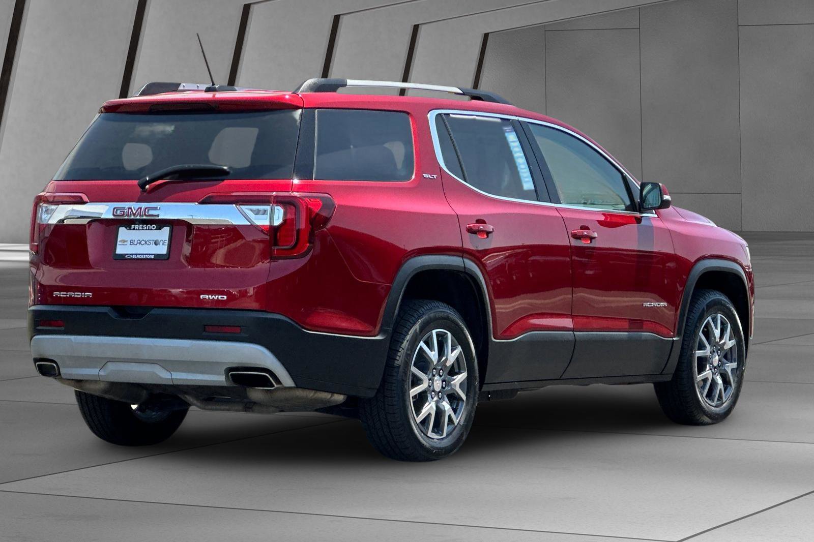 Certified 2023 GMC Acadia SLT image 4