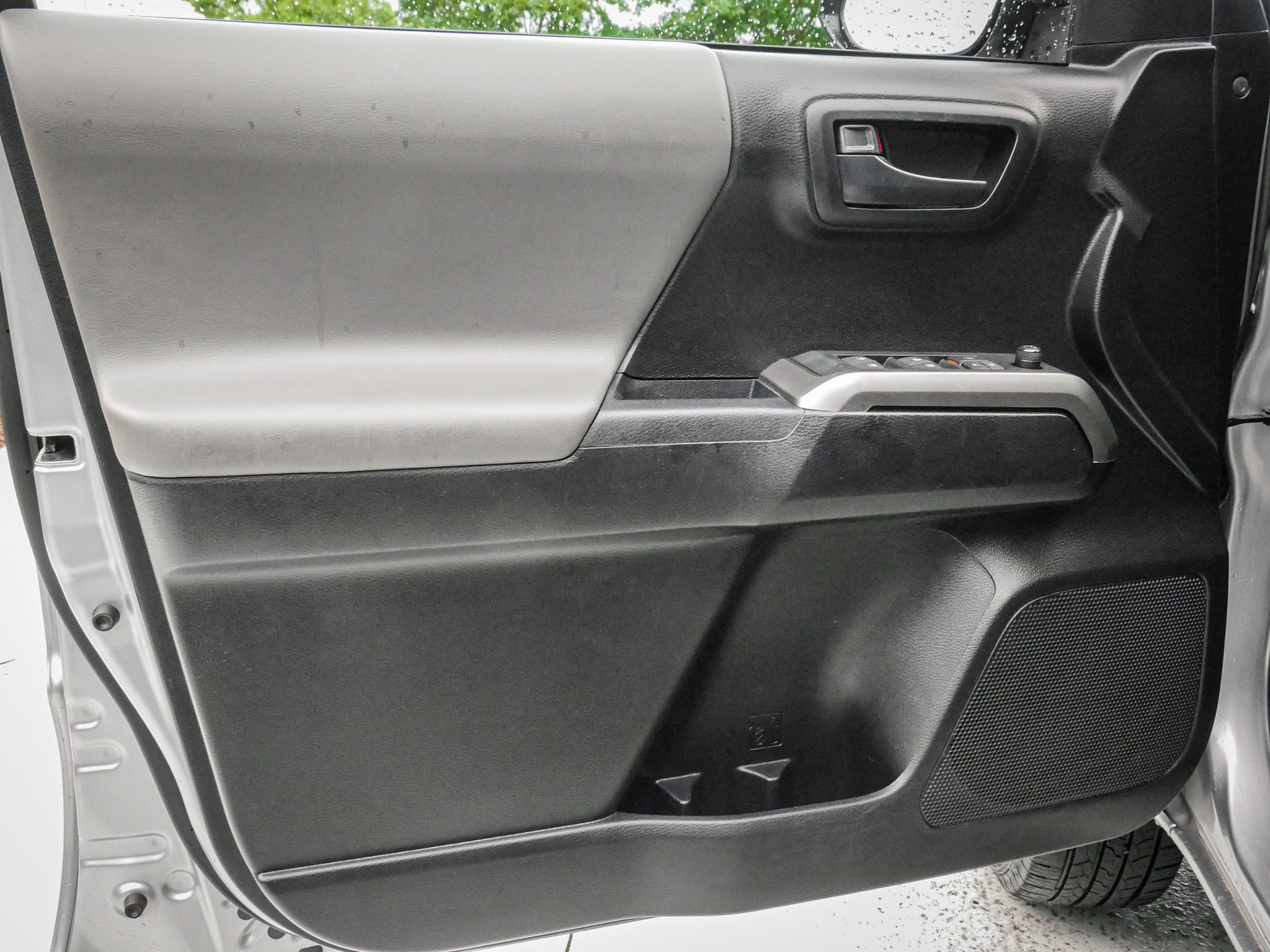 Used 2021 Toyota Tacoma SR5 RWD image 14