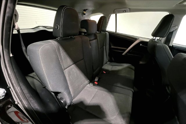 Used 2016 Toyota RAV4 XLE AWD/4WD image 30