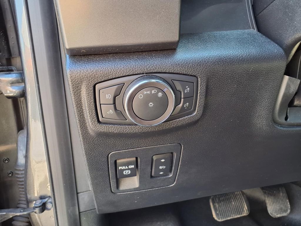 Used 2018 Ford F150 XLT w/ Equipment Group 302A Luxury AWD/4WD image 14