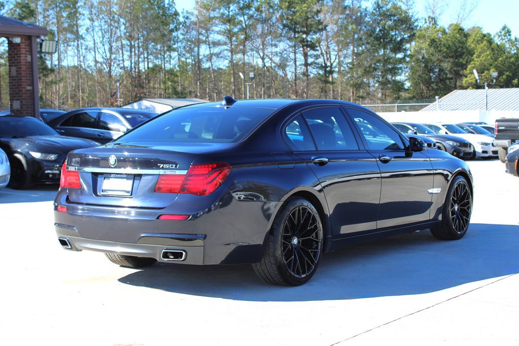 Used 2015 BMW 750i RWD image 7