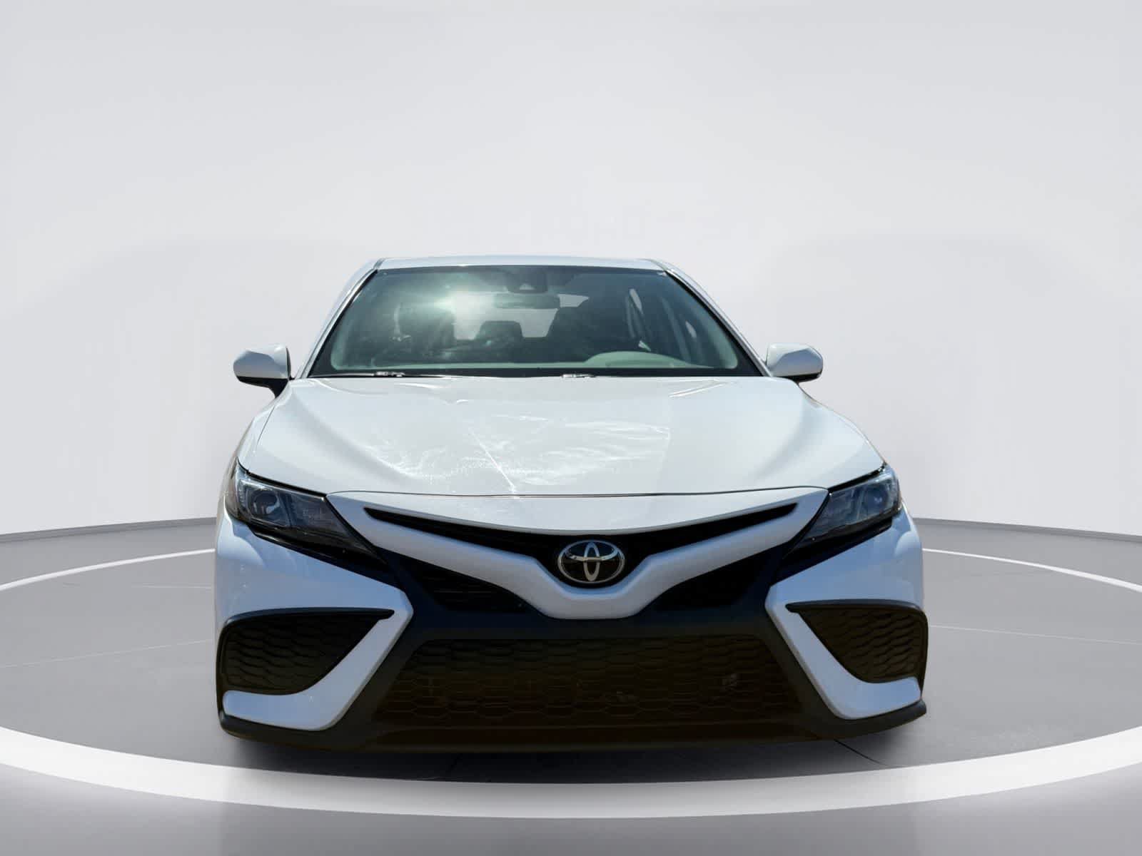 Used 2024 Toyota Camry SE FWD image 5