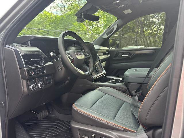 Used 2025 GMC Yukon AT4 w/ AT4 Premium Plus Package AWD/4WD image 14