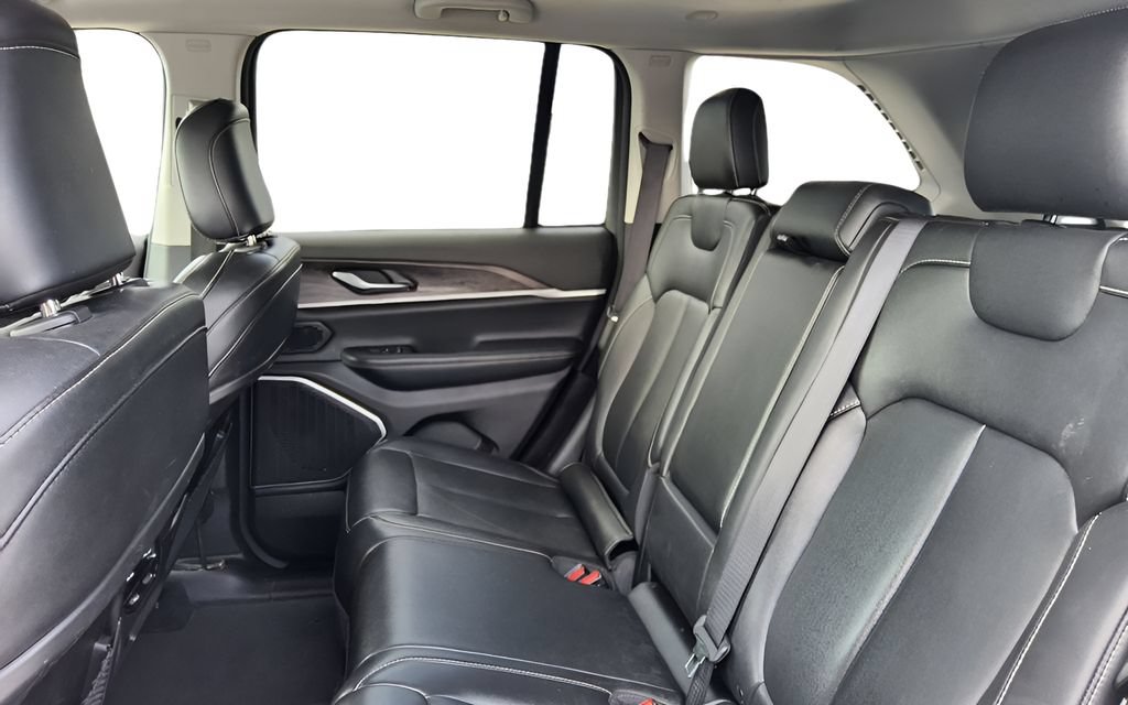 Used 2023 Jeep Grand Cherokee 4WD 4xe image 25