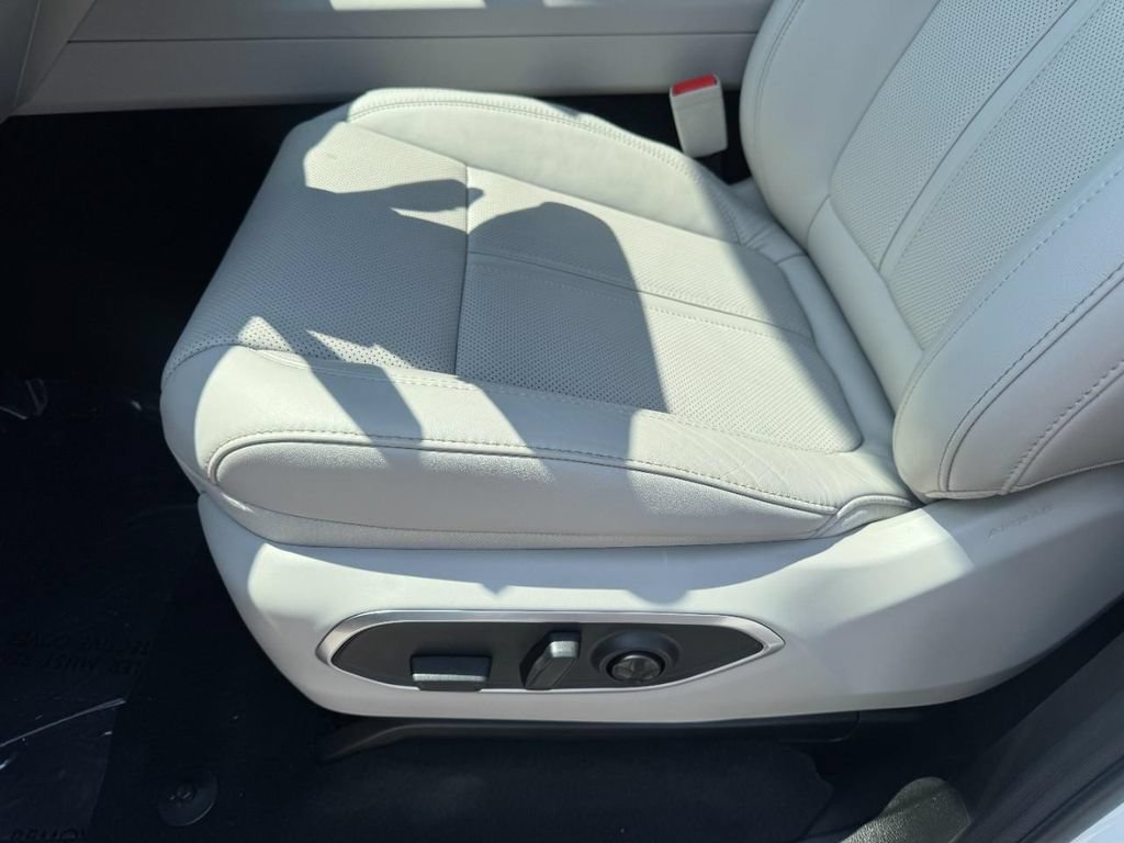 Used 2025 Jeep Wagoneer Series II AWD/4WD image 15