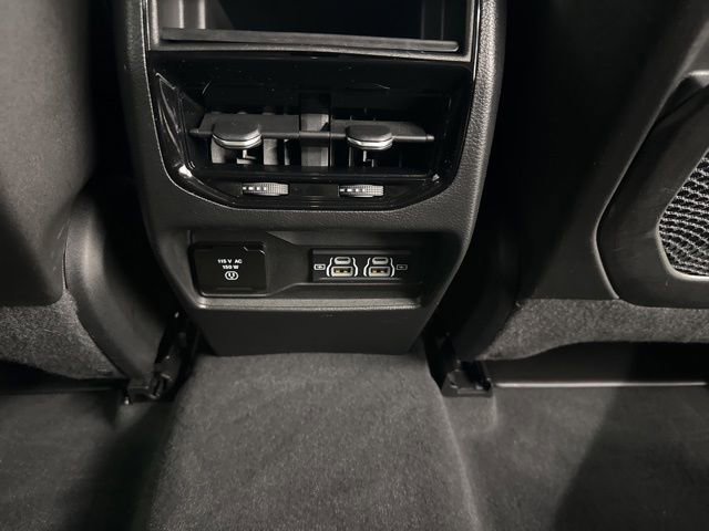 Used 2023 Jeep Grand Cherokee Altitude AWD/4WD image 30
