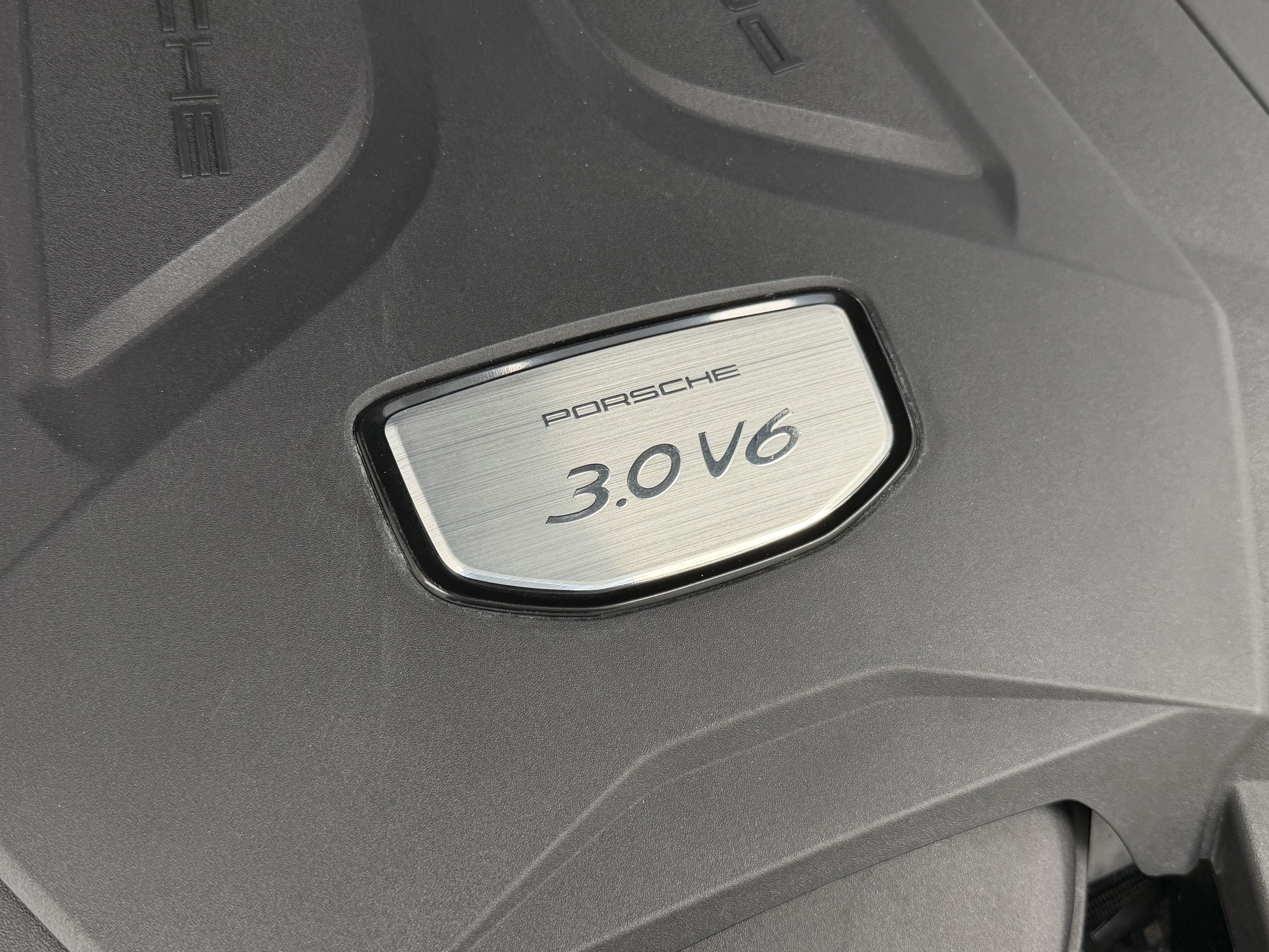 Certified 2022 Porsche Cayenne Platinum Edition AWD/4WD image 65