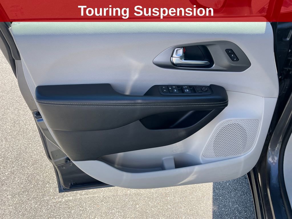 Used 2022 Chrysler Pacifica Touring-L image 12