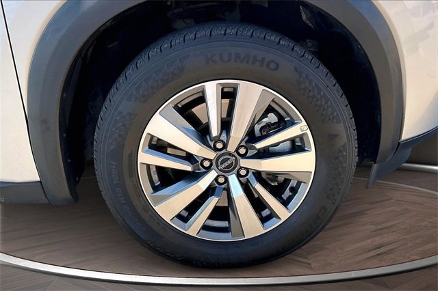 Certified 2025 Nissan Pathfinder SL image 9