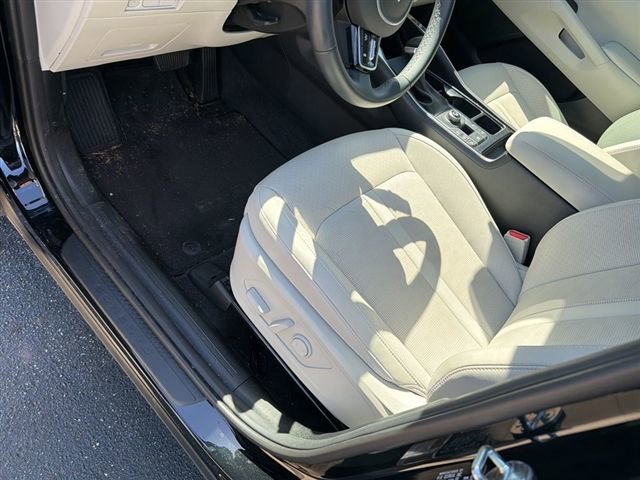 Certified 2025 Kia Sorento S w/ Panoramic Sunroof Package image 13