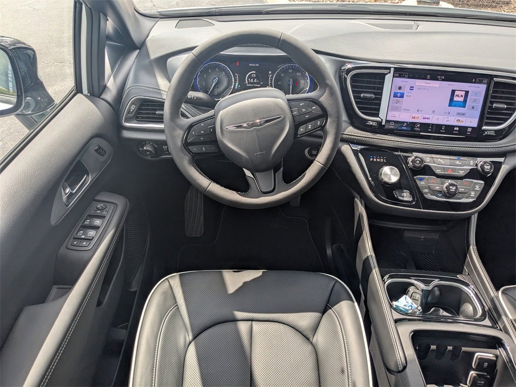 New 2026 Chrysler Pacifica Limited w/ S Appearance Package image 17