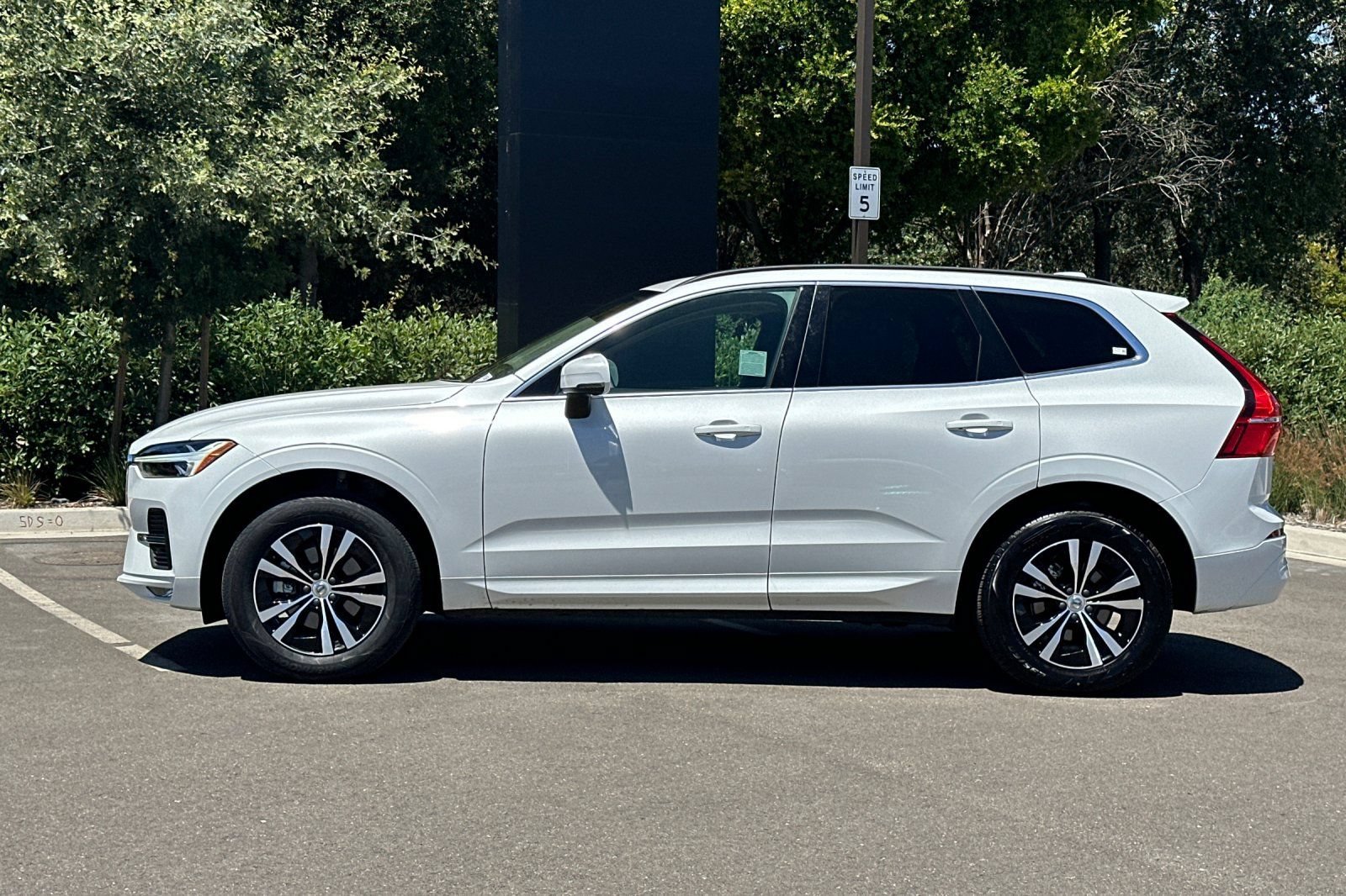 Used 2023 Volvo XC60 B5 Core w/ Protection Package Premier FWD image 7
