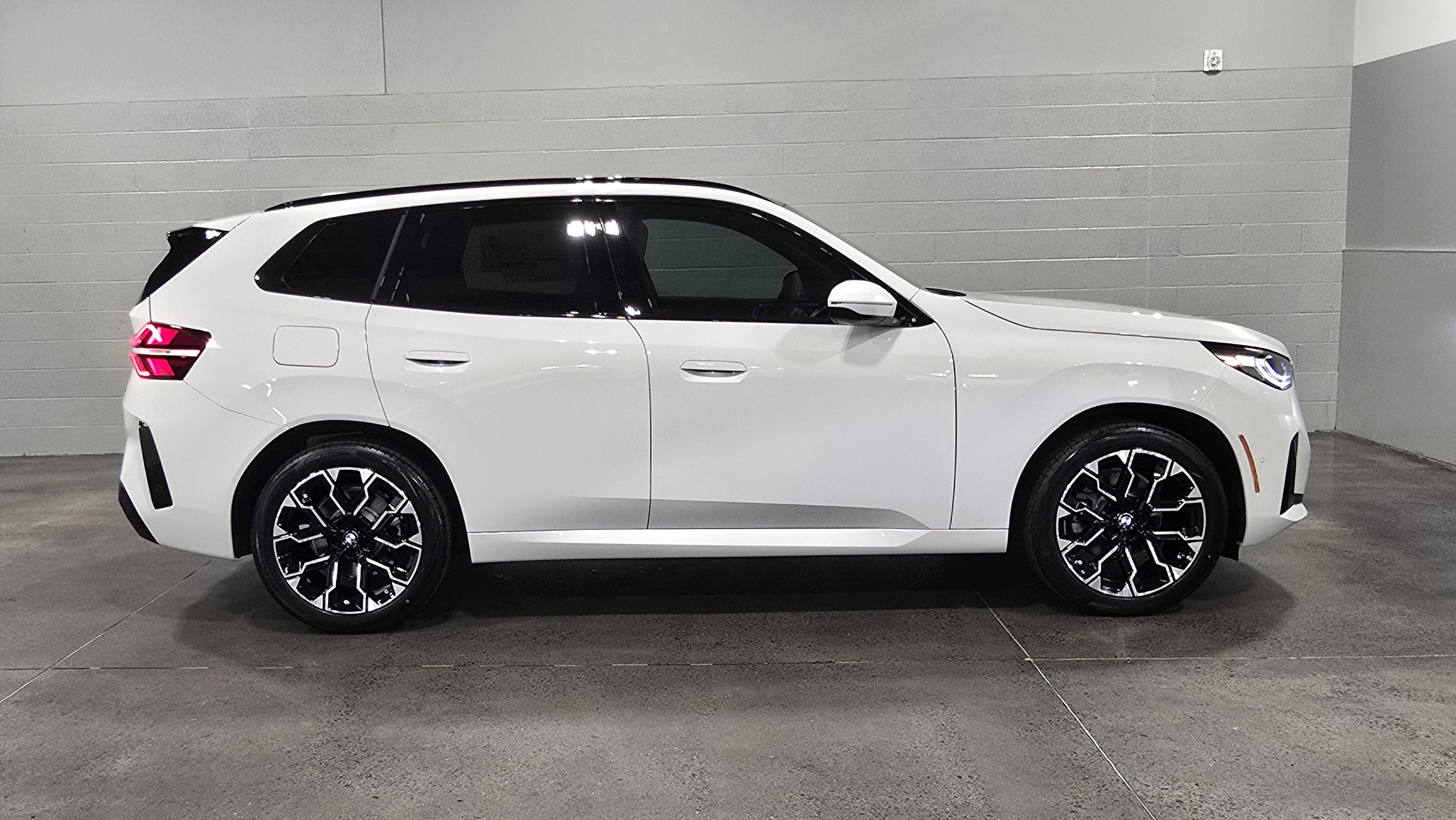 Used 2026 BMW X3 xDrive30 w/ M Sport Package image 9