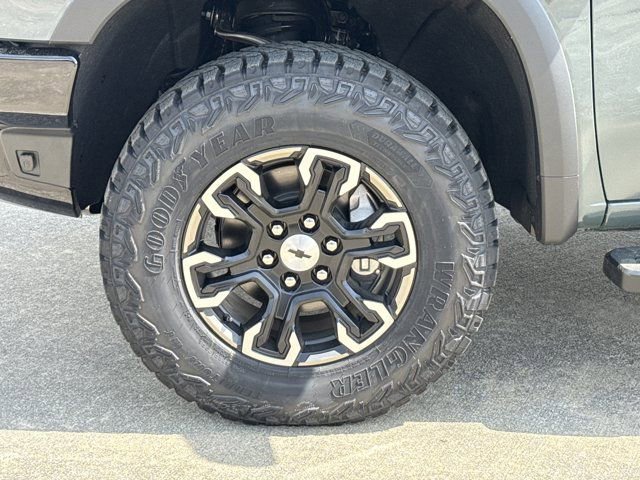 New 2026 Chevrolet Silverado 1500 ZR2 w/ LPO, Dark Essentials Package image 11