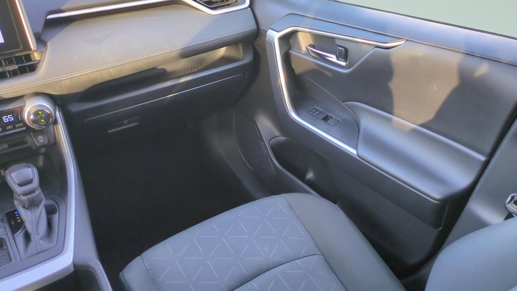 Used 2024 Toyota RAV4 XLE image 15