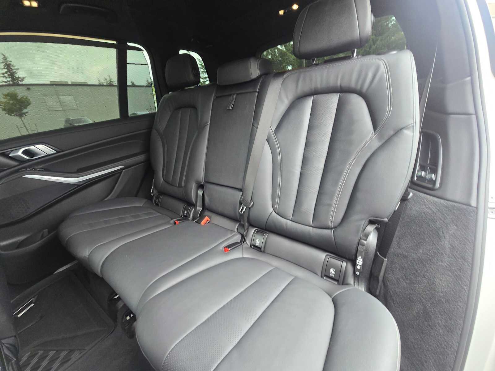 Used 2022 BMW X7 xDrive40i w/ Executive Package AWD/4WD image 17