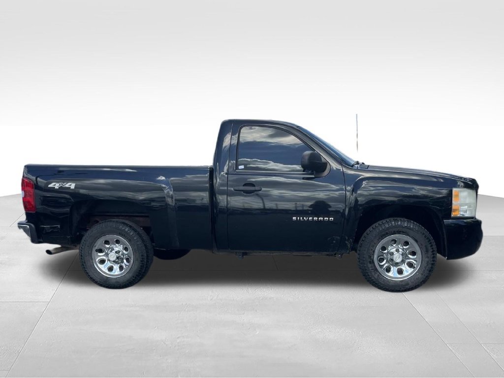 Used 2011 Chevrolet Silverado 1500 W/T w/ LS Package AWD/4WD image 2