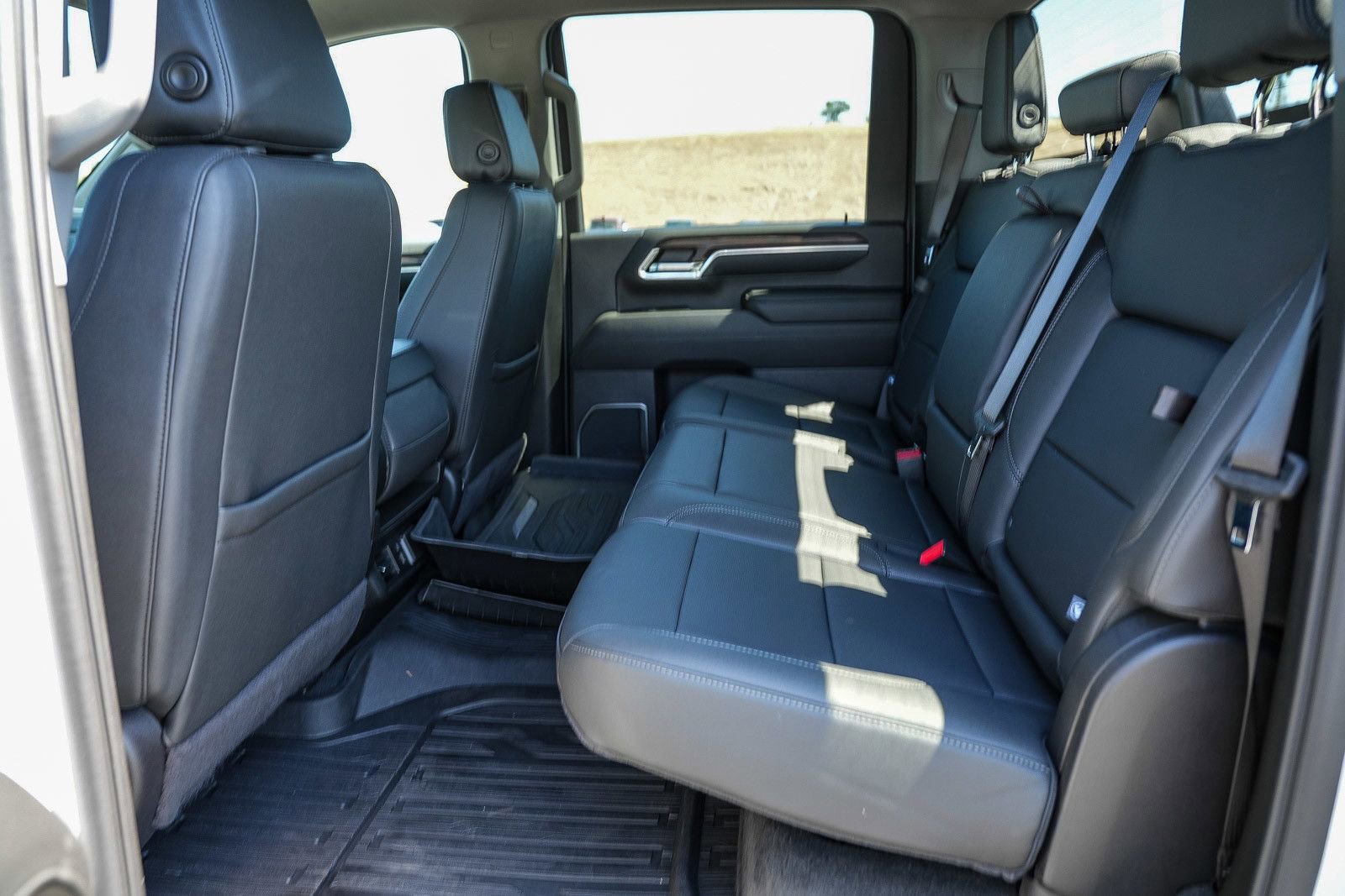 Used 2024 GMC Sierra 2500 SLT AWD/4WD image 19
