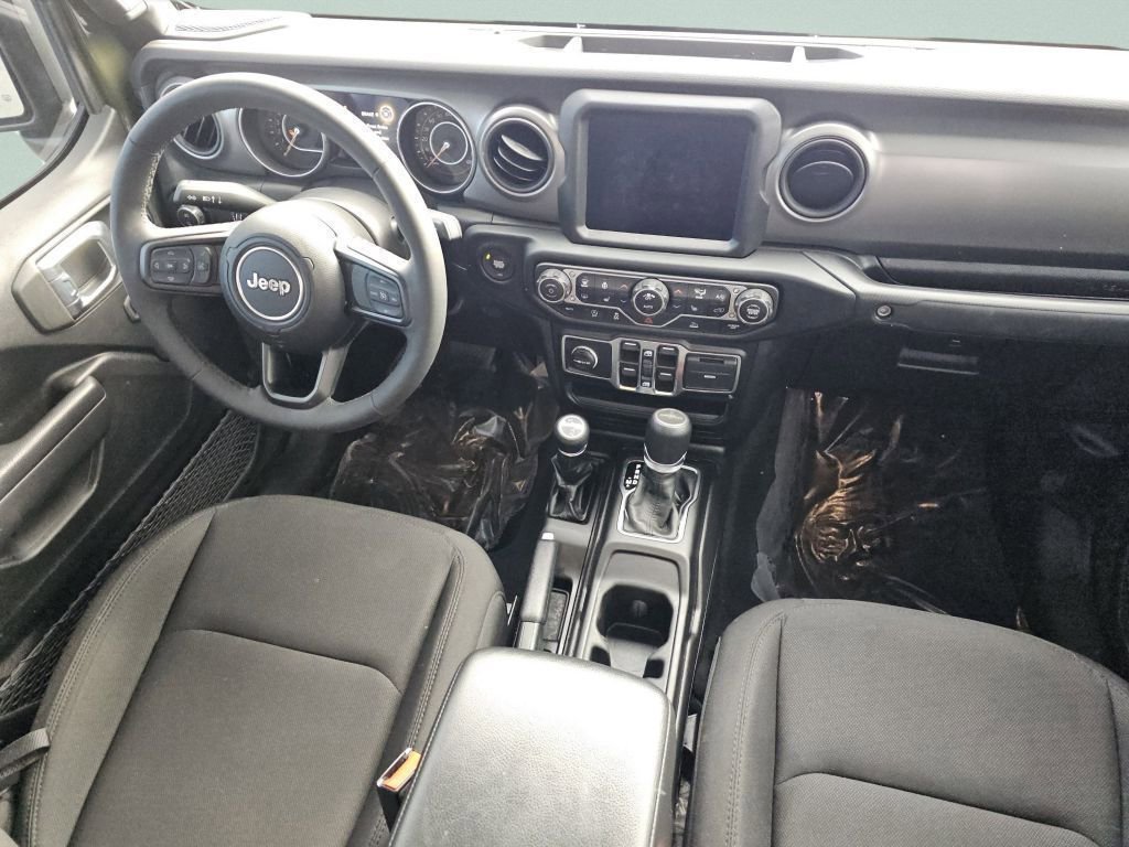 Used 2023 Jeep Gladiator Sport AWD/4WD image 29