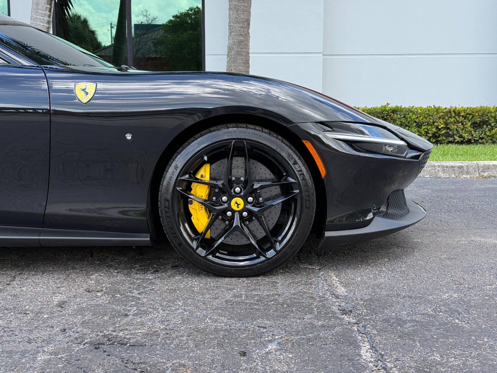Used 2021 Ferrari Roma RWD image 3