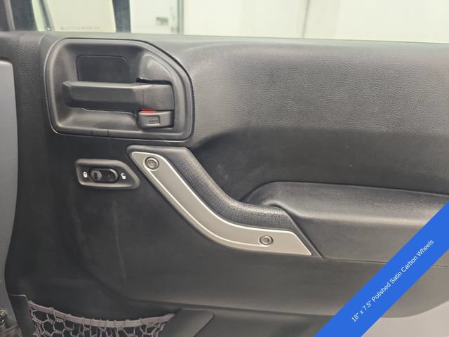 Used 2018 Jeep Wrangler Unlimited Sahara w/ Connectivity Group AWD/4WD image 12