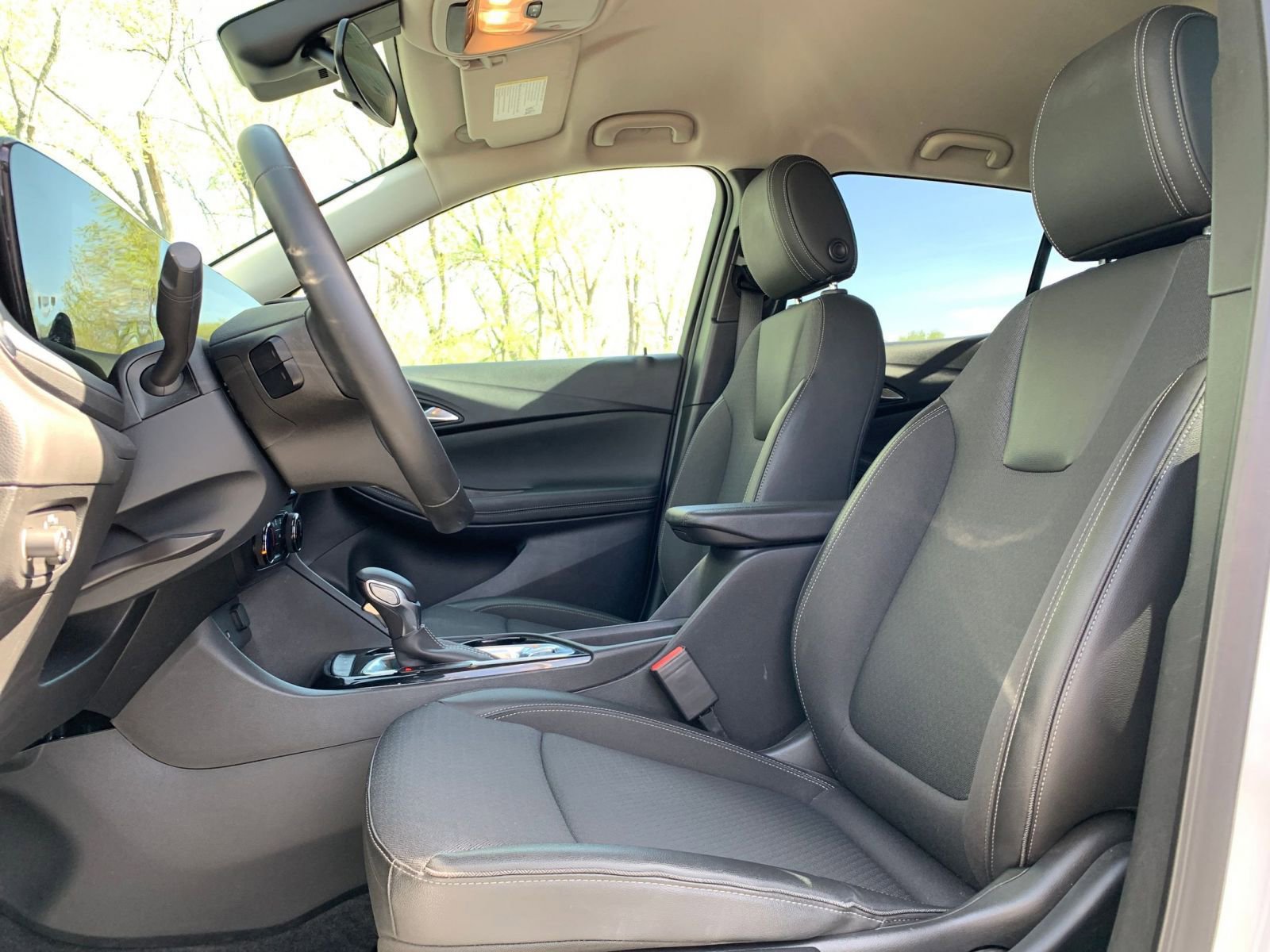 Used 2025 Buick Encore GX Preferred image 25