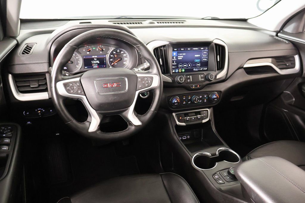 Used 2024 GMC Terrain SLT image 2