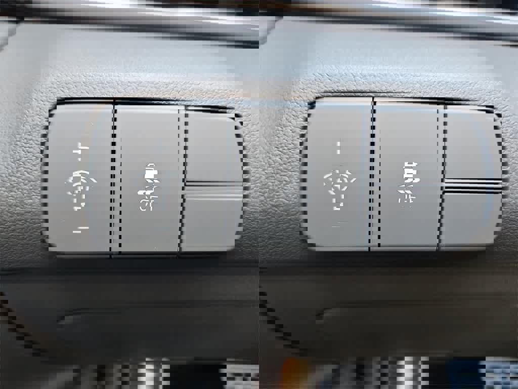 New 2026 Hyundai Elantra Sport image 18