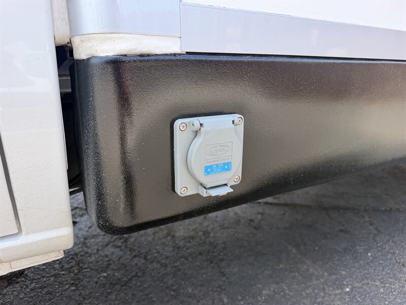 Used 2024 Ford E-350 and Econoline 350 Super Duty w/ Power Windows & Locks Group RWD image 9