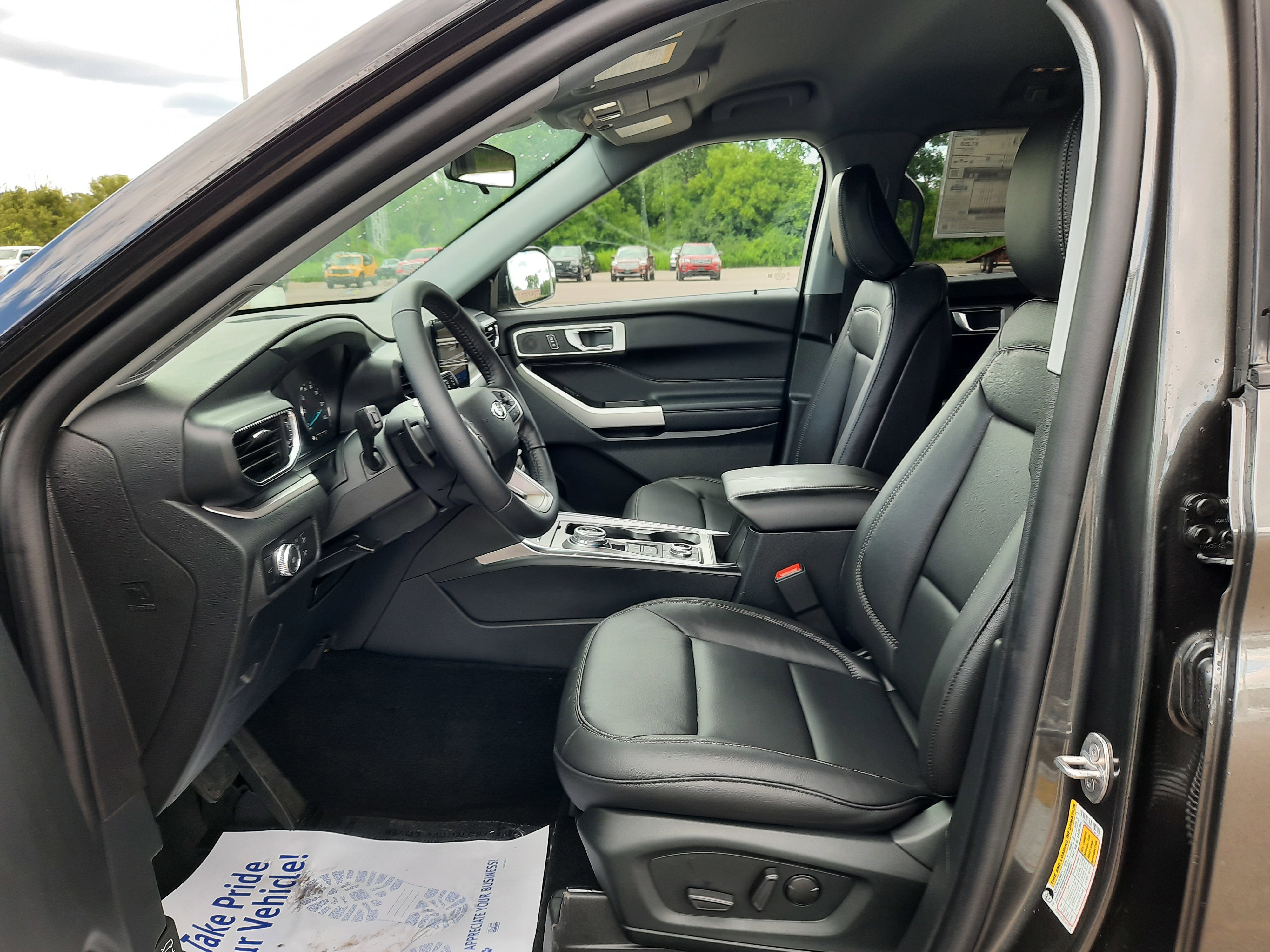 Used 2020 Ford Explorer XLT w/ Equipment Group 202A image 13