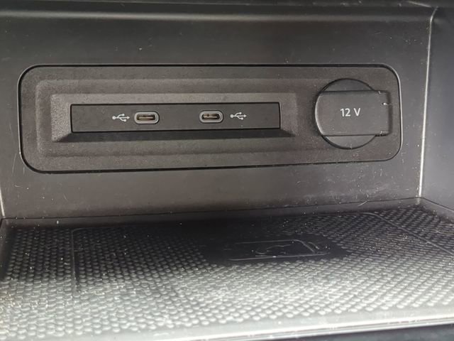 Certified 2022 Volkswagen Atlas Cross Sport SE image 24