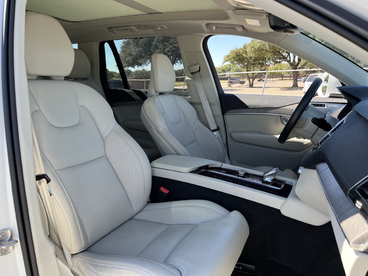 Used 2023 Volvo XC90 B6 Ultimate AWD/4WD image 25