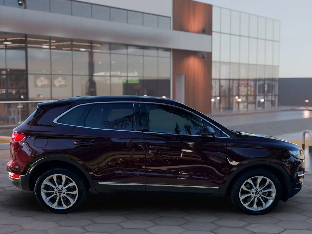 Used 2019 Lincoln MKC Select w/ Select Plus Package image 7