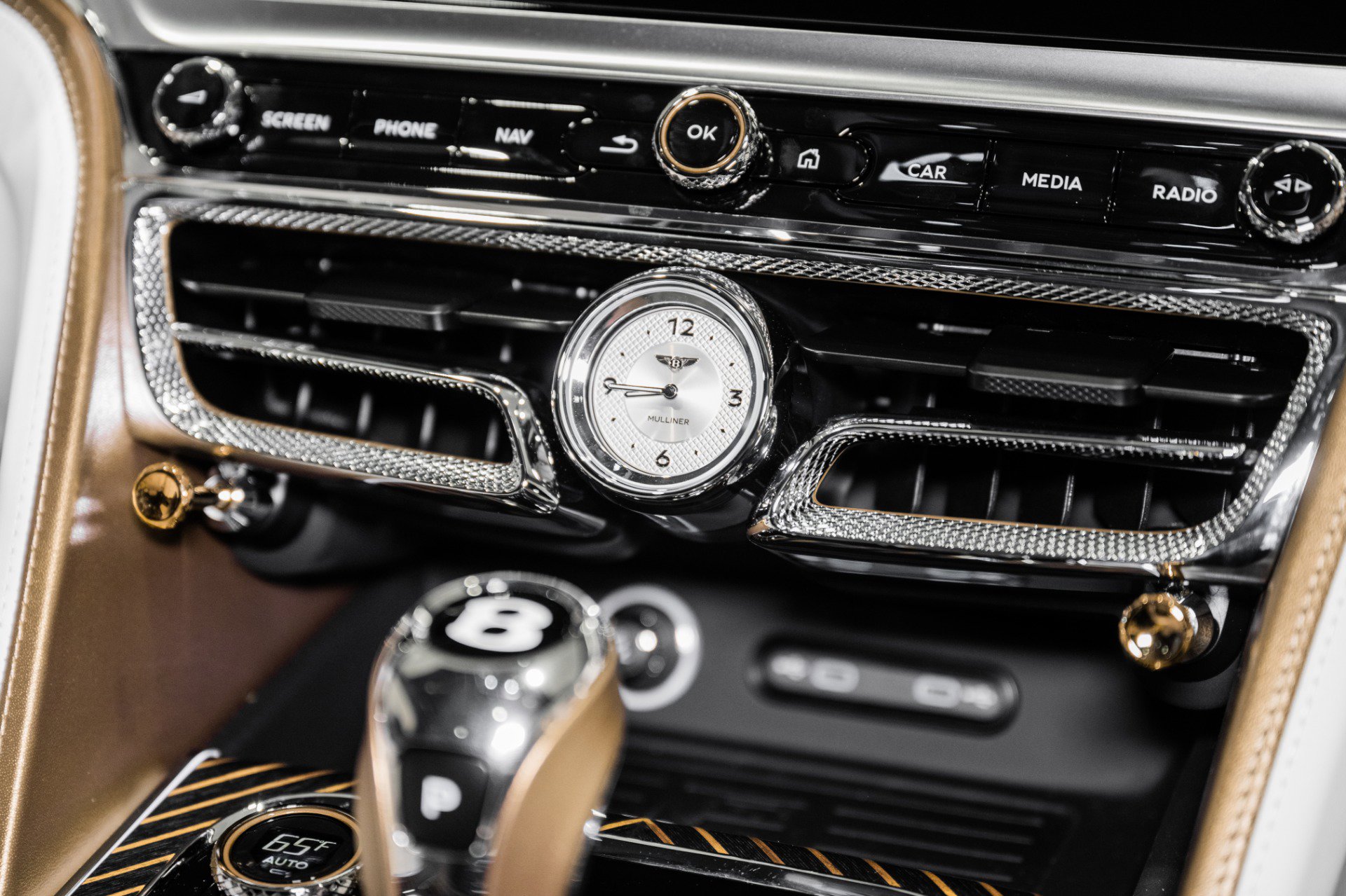 New 2026 Bentley Flying Spur Plug-In Hybrid image 46