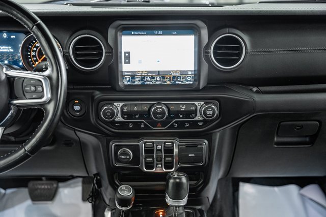 Used 2020 Jeep Wrangler Unlimited Sahara image 25