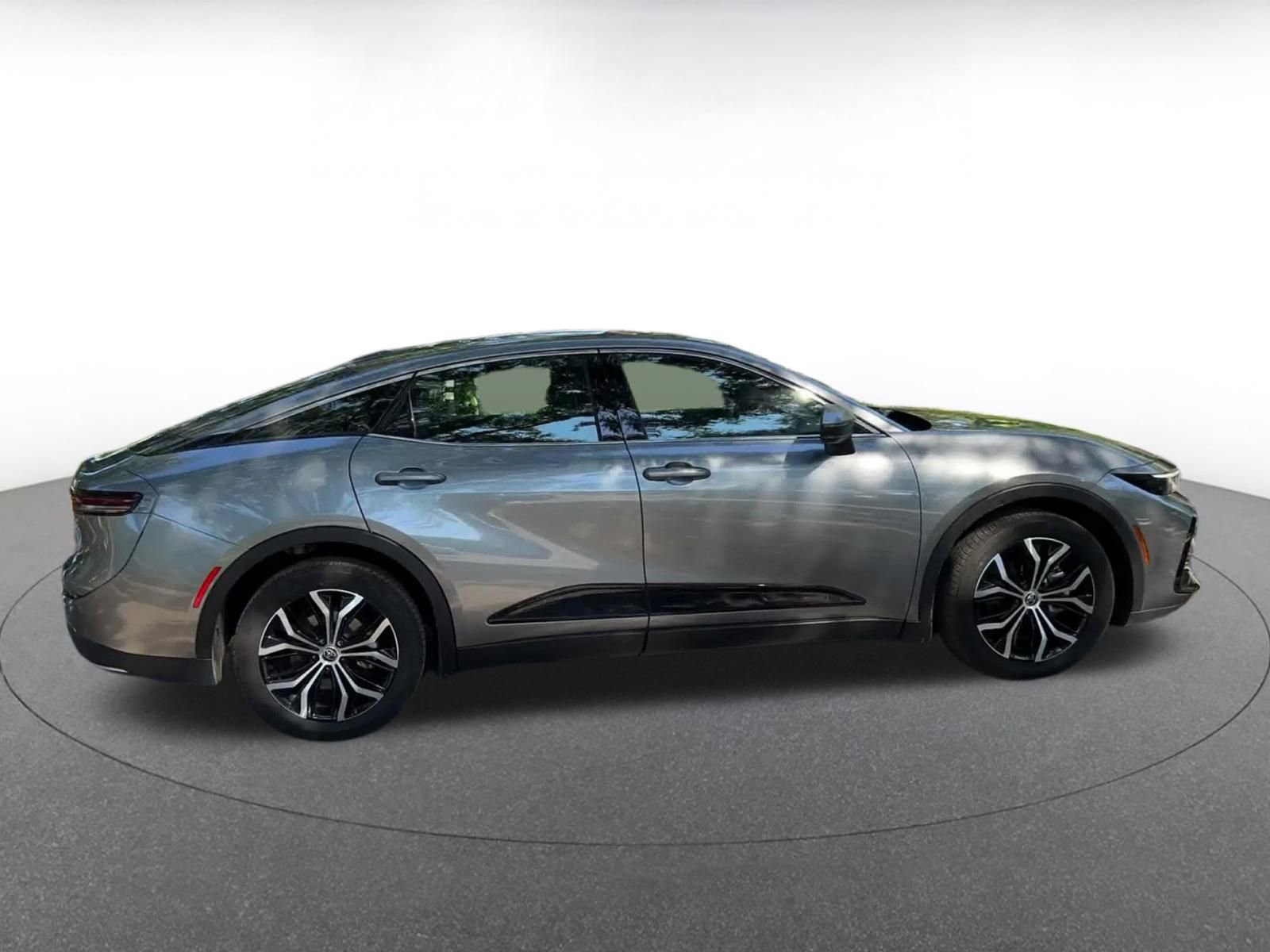 Used 2025 Toyota Crown XLE image 16