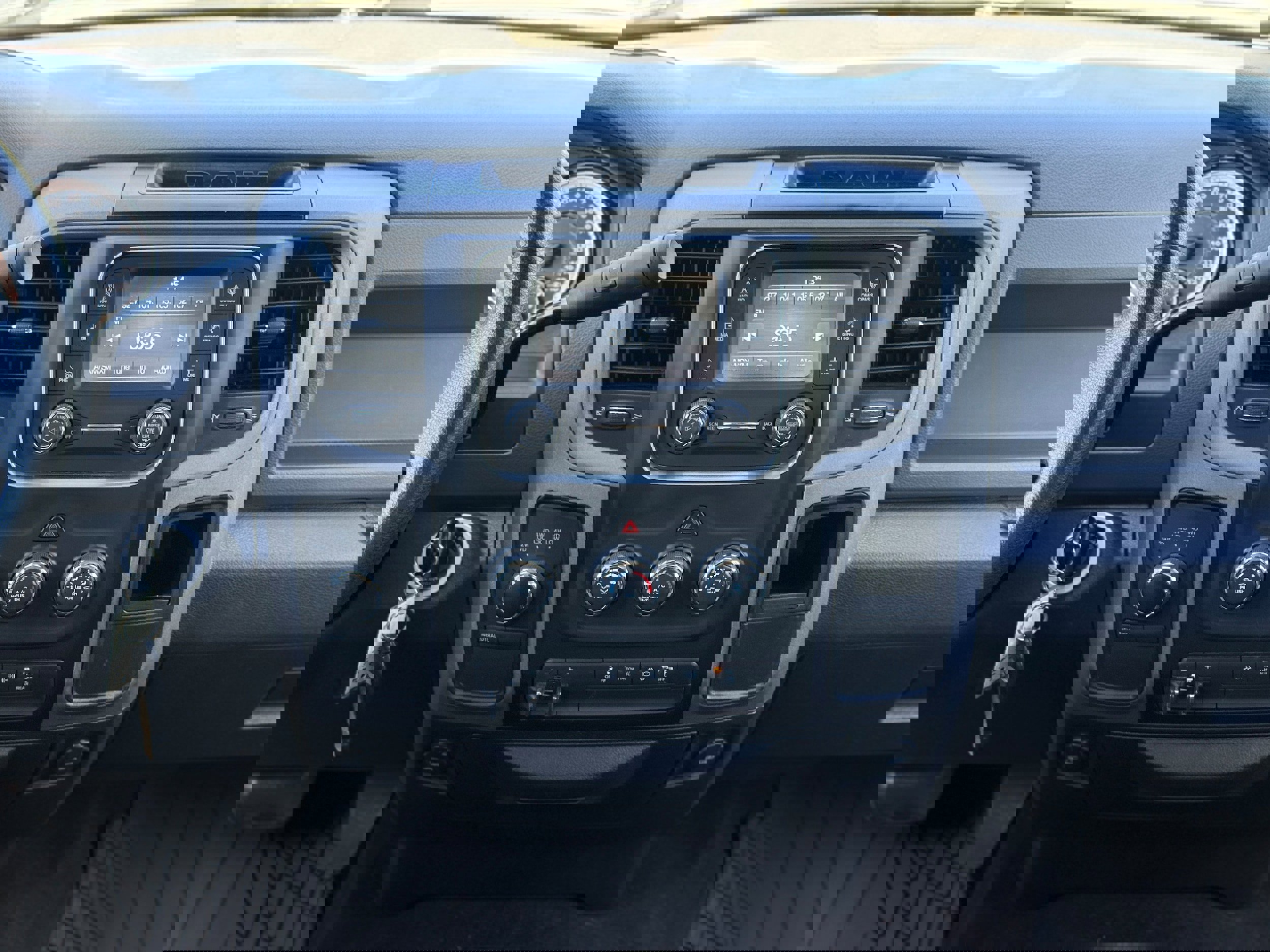 Used 2016 RAM 2500 Tradesman w/ Chrome Appearance Group image 17