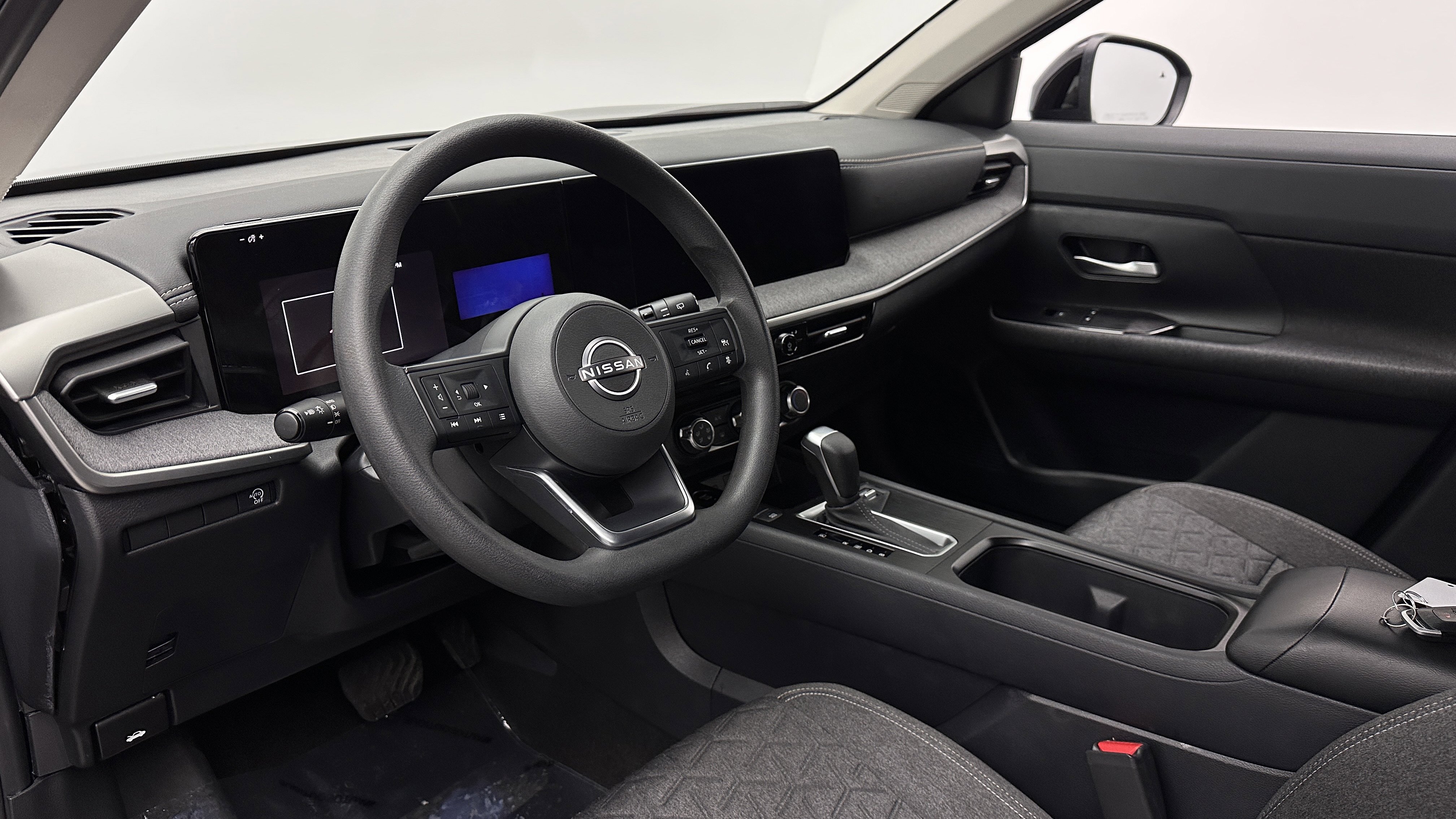Used 2025 Nissan Kicks SV w/ Charging Package FWD image 8