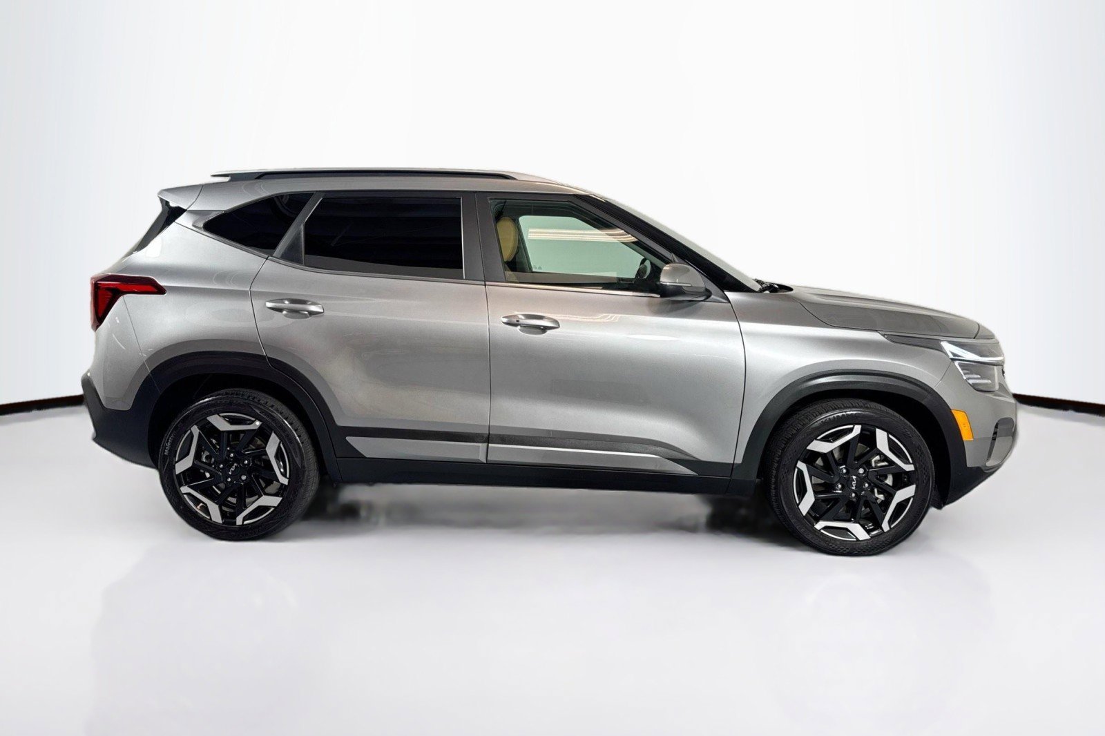 Used 2024 Kia Seltos SX image 4